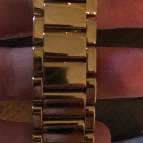 Gold Michael Kors watch - Picture 3 of 3